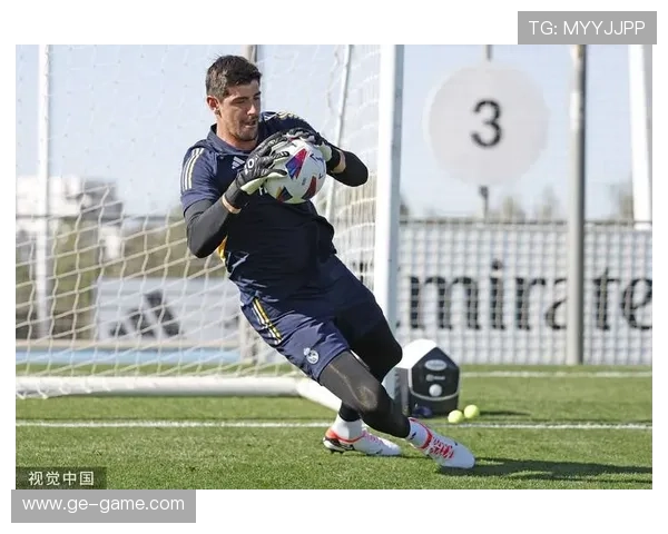 库尔图瓦前十字韧带撕裂 赛季前景蒙阴影